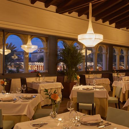 Secrets Bahia Real Resort & Spa Adults Only Corralejo Esterno foto Restaurant interior