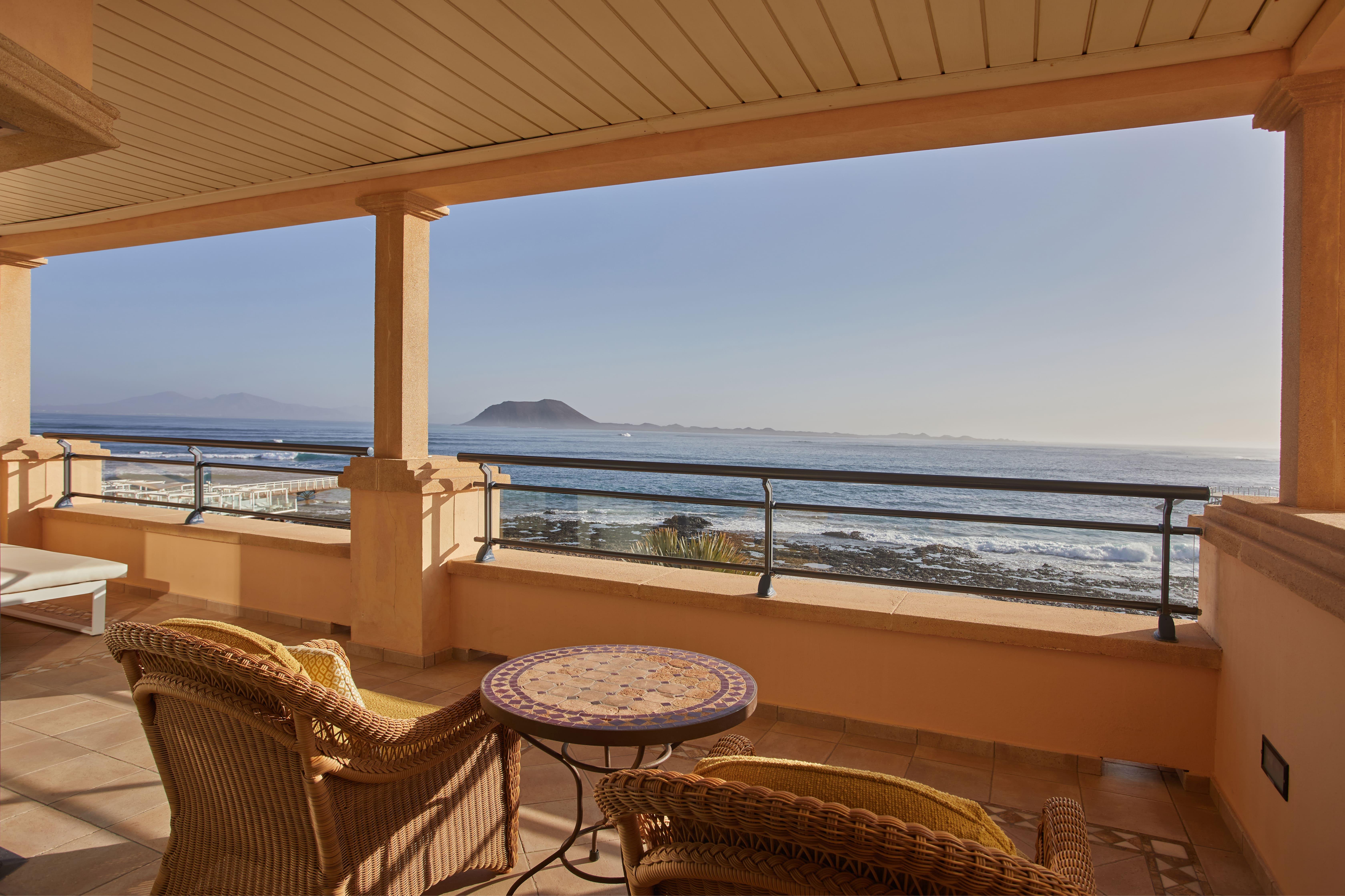 Secrets Bahia Real Resort & Spa Adults Only Corralejo Esterno foto A view of the ocean from a suite at the Hilton San Diego Bayfront