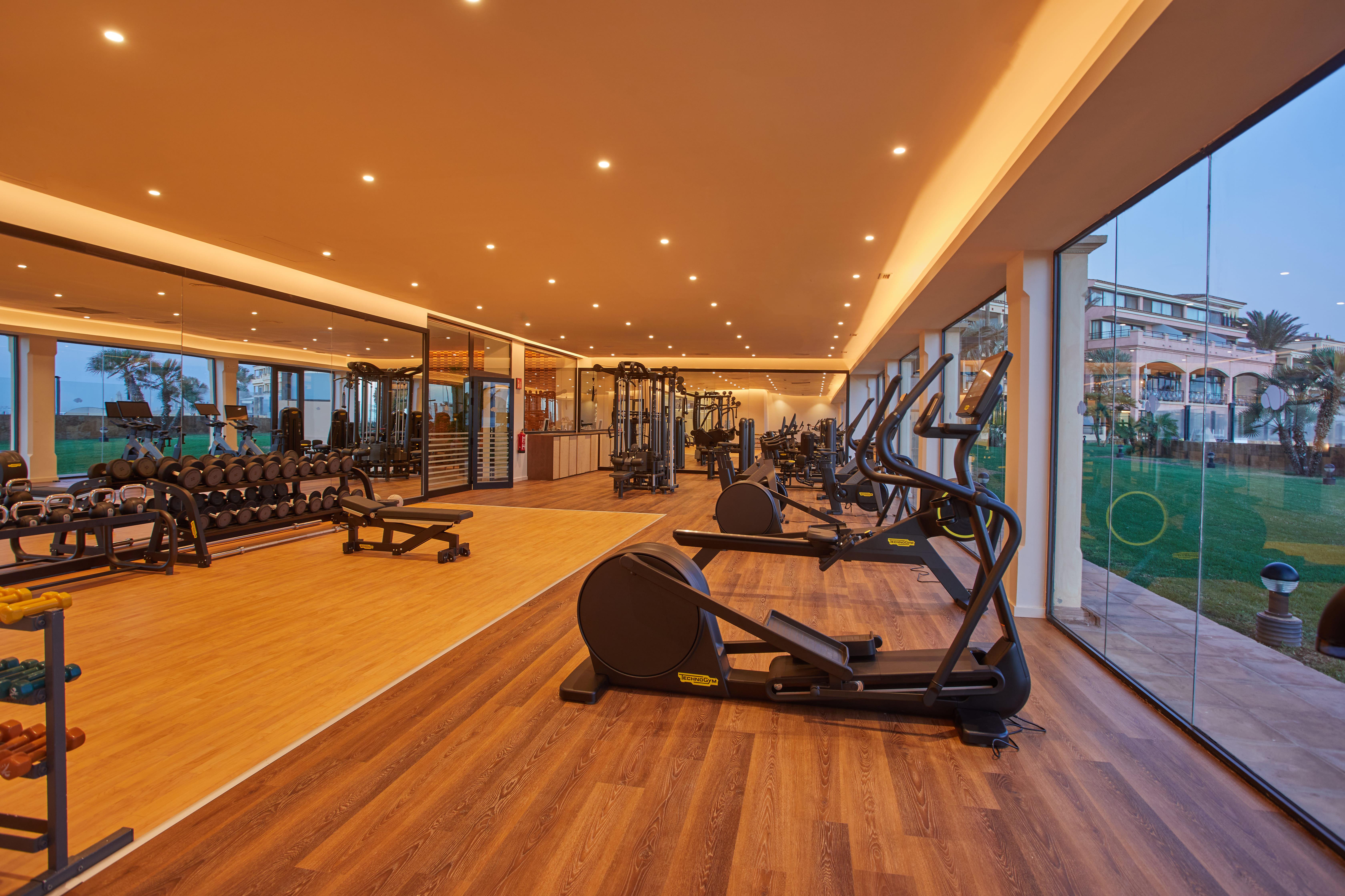 Secrets Bahia Real Resort & Spa Adults Only Corralejo Esterno foto The gym at the hotel