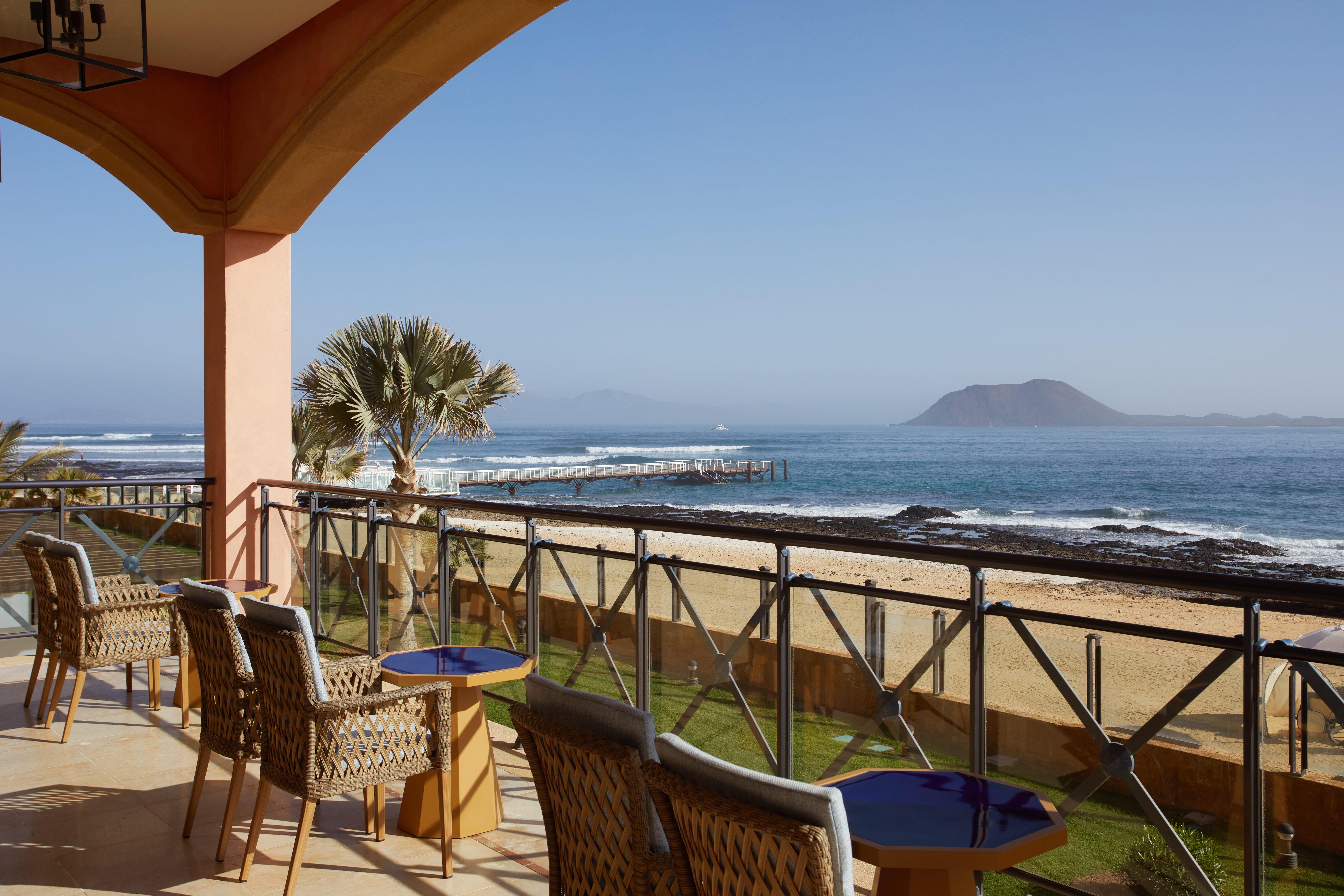 Secrets Bahia Real Resort & Spa Adults Only Corralejo Esterno foto View of the beach from the hotel