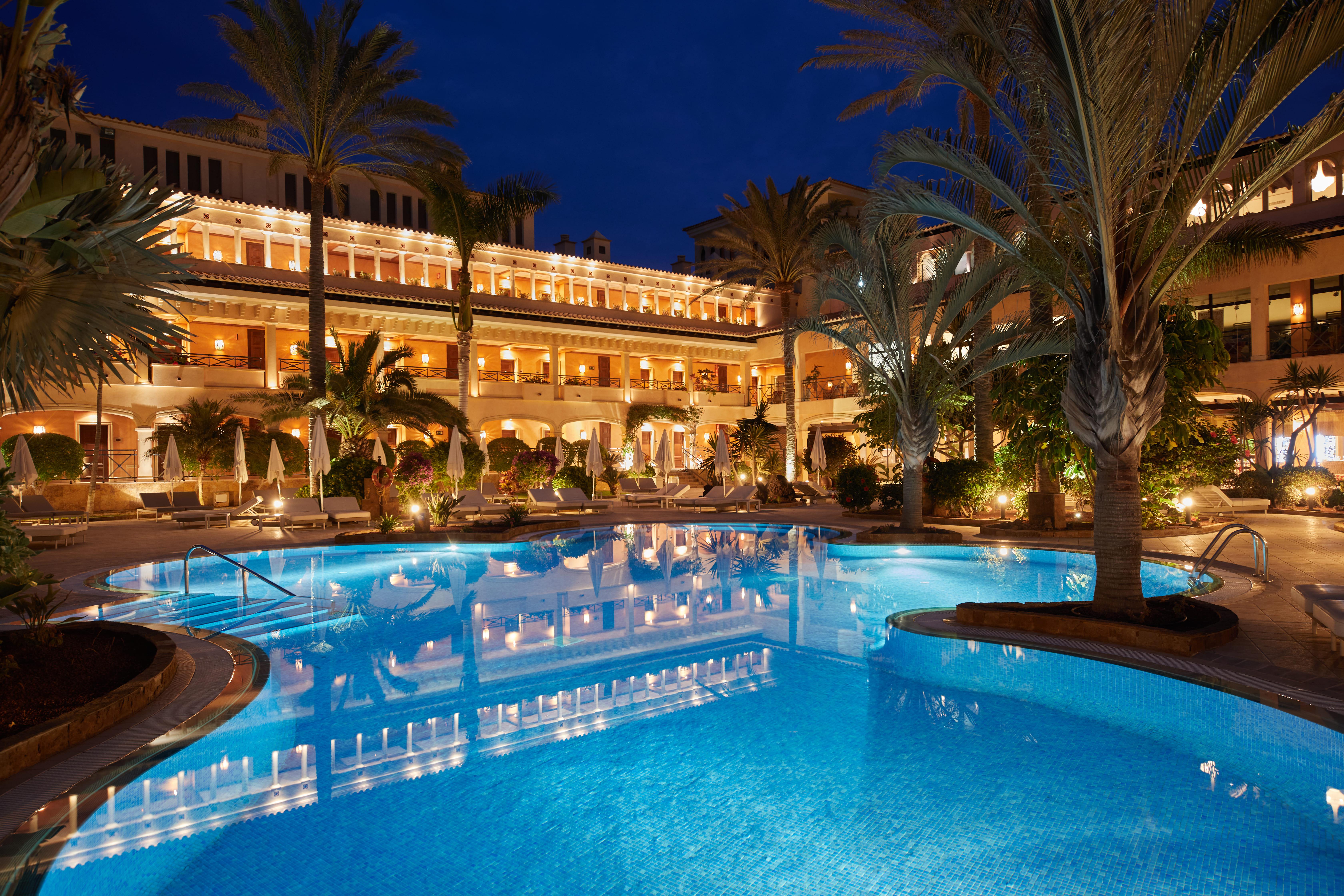 Secrets Bahia Real Resort & Spa Adults Only Corralejo Esterno foto The Royal Hotel