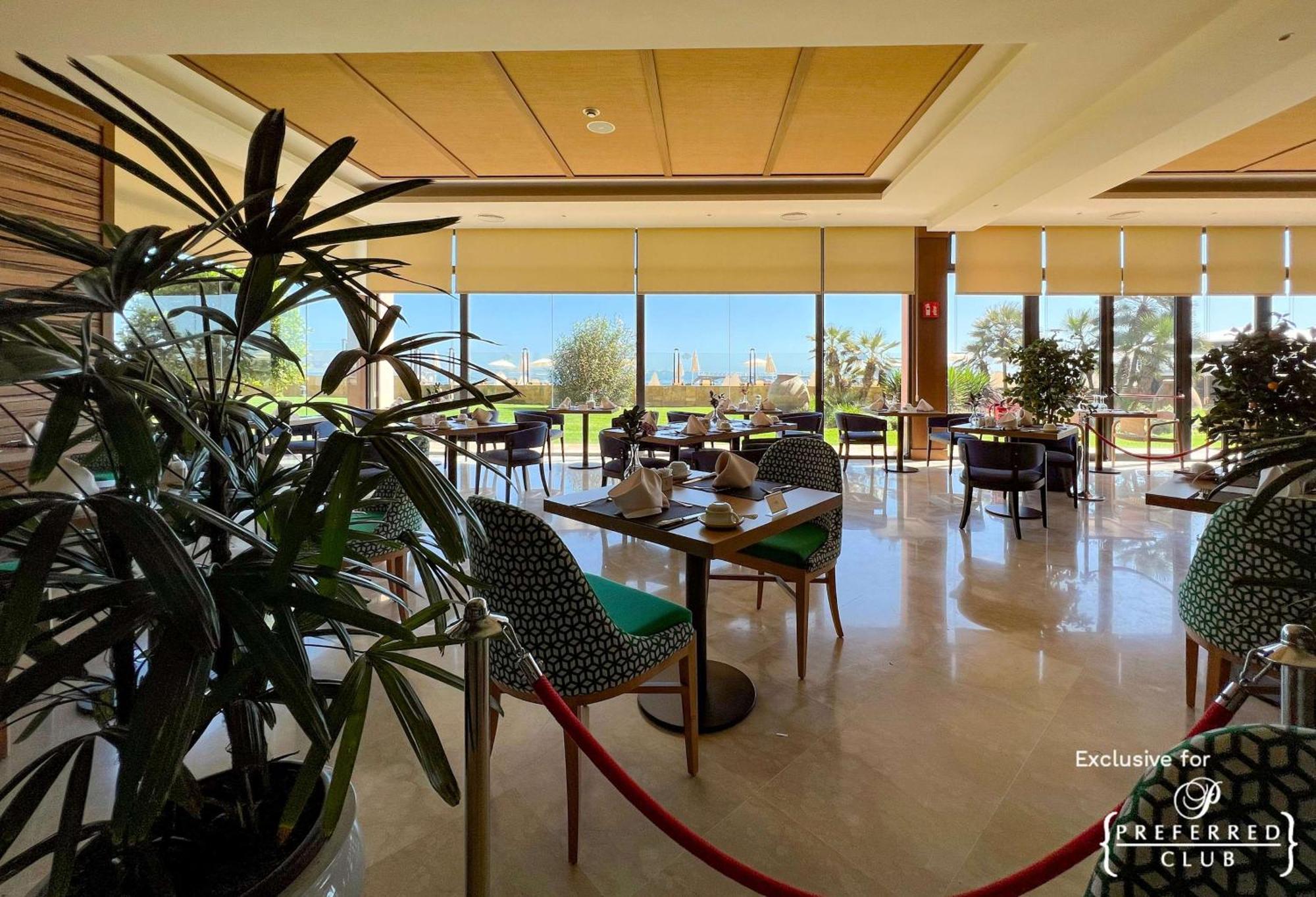 Secrets Bahia Real Resort & Spa Adults Only Corralejo Esterno foto The restaurant at the club