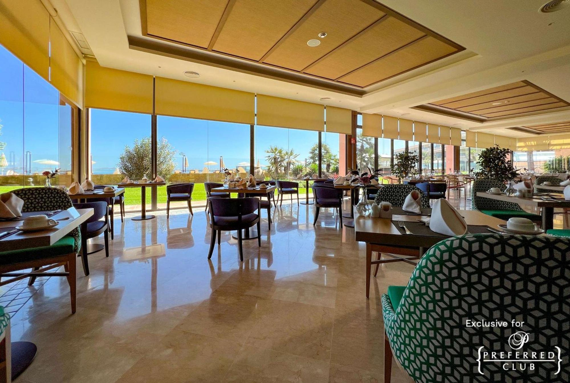 Secrets Bahia Real Resort & Spa Adults Only Corralejo Esterno foto The restaurant of the club