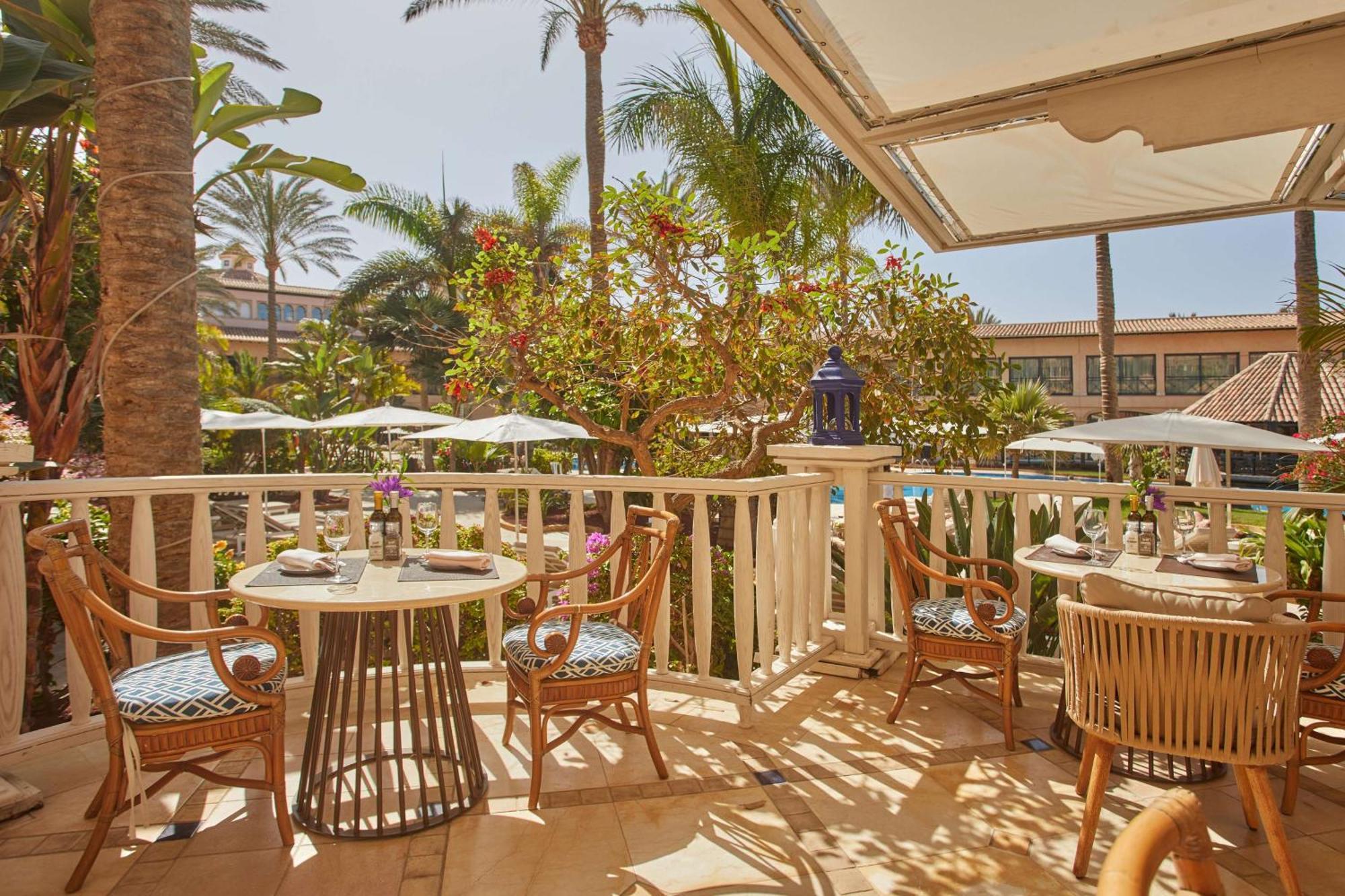 Secrets Bahia Real Resort & Spa Adults Only Corralejo Esterno foto The Terrace at The Westin La Paloma