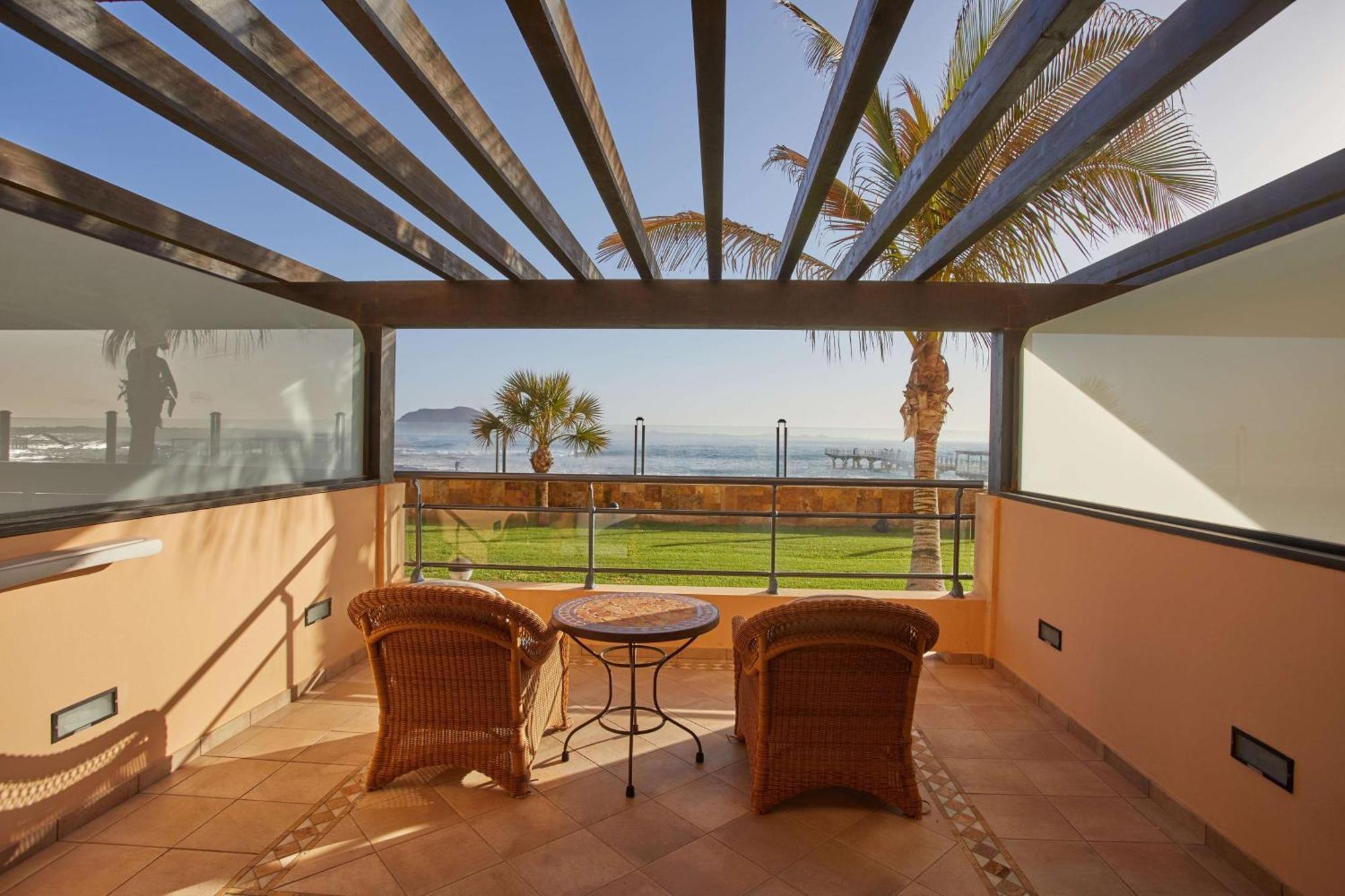 Secrets Bahia Real Resort & Spa Adults Only Corralejo Esterno foto A view from a hotel room at the Hilton La Jolla