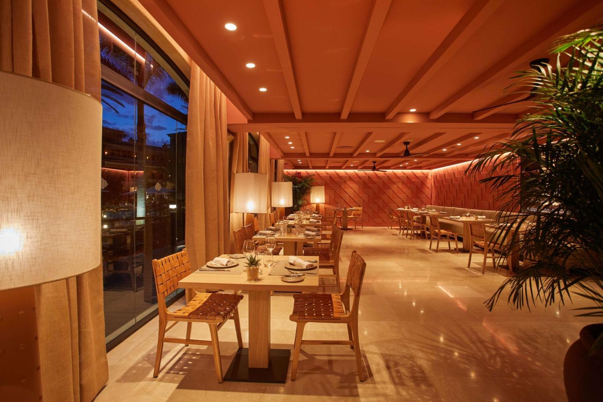 Secrets Bahia Real Resort & Spa Adults Only Corralejo Esterno foto The restaurant
