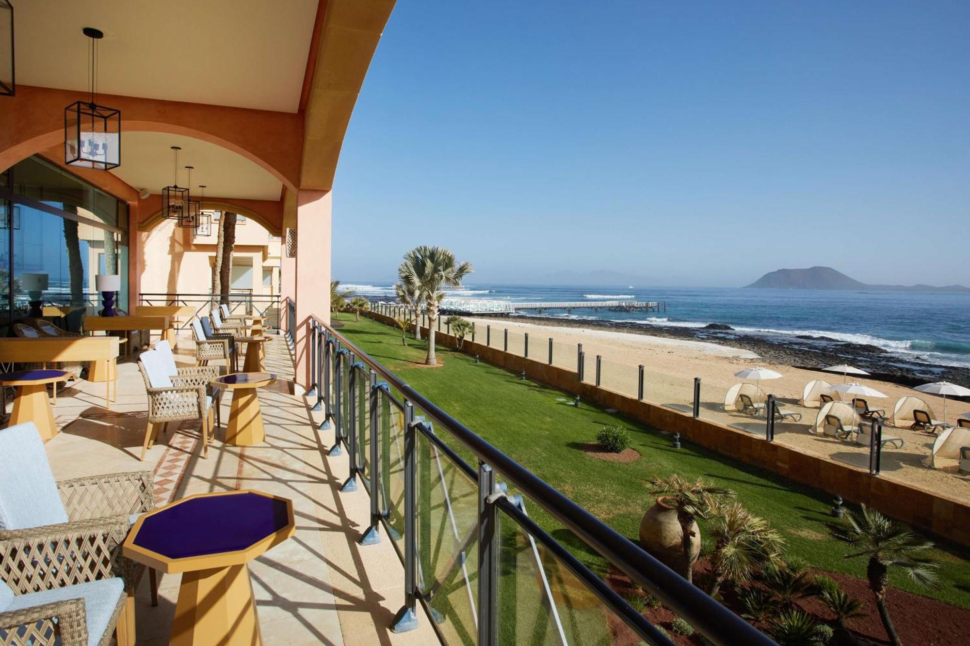 Secrets Bahia Real Resort & Spa Adults Only Corralejo Esterno foto View of the beach from the hotel