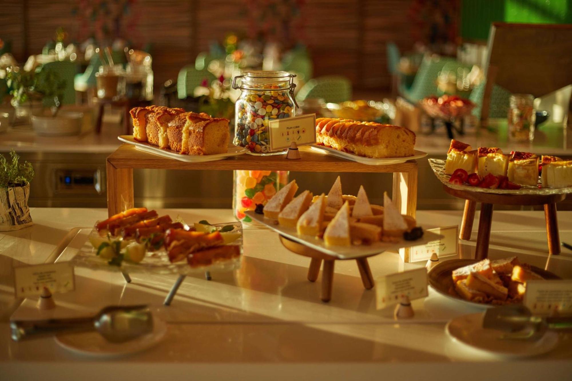 Secrets Bahia Real Resort & Spa Adults Only Corralejo Esterno foto Afternoon tea at the Taj Mahal Palace, Mumbai