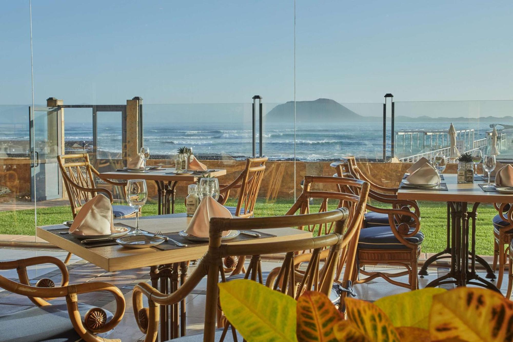 Secrets Bahia Real Resort & Spa Adults Only Corralejo Esterno foto The restaurant